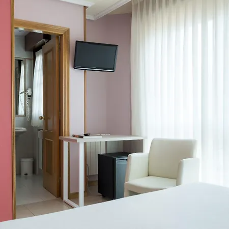 米拉希洛斯酒店 3*